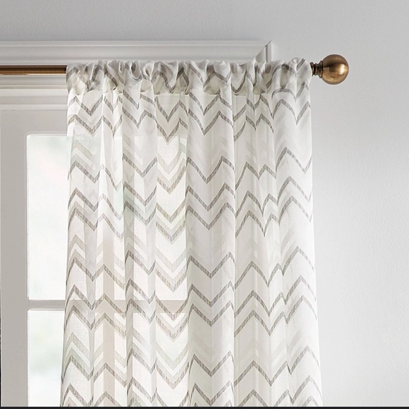 KARL LAGERFELD PARIS
Simone Print Burnout 84" x 50" Panels, Set of 2 - Picture 3 of 5